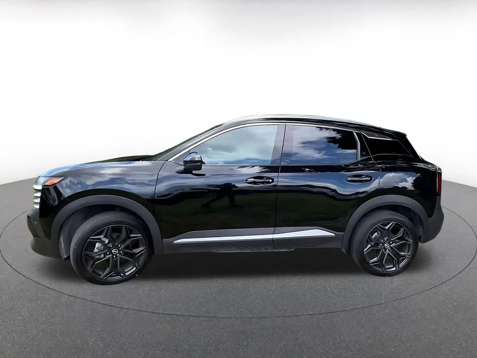 2026 Nissan Kicks - Image 9 of 31