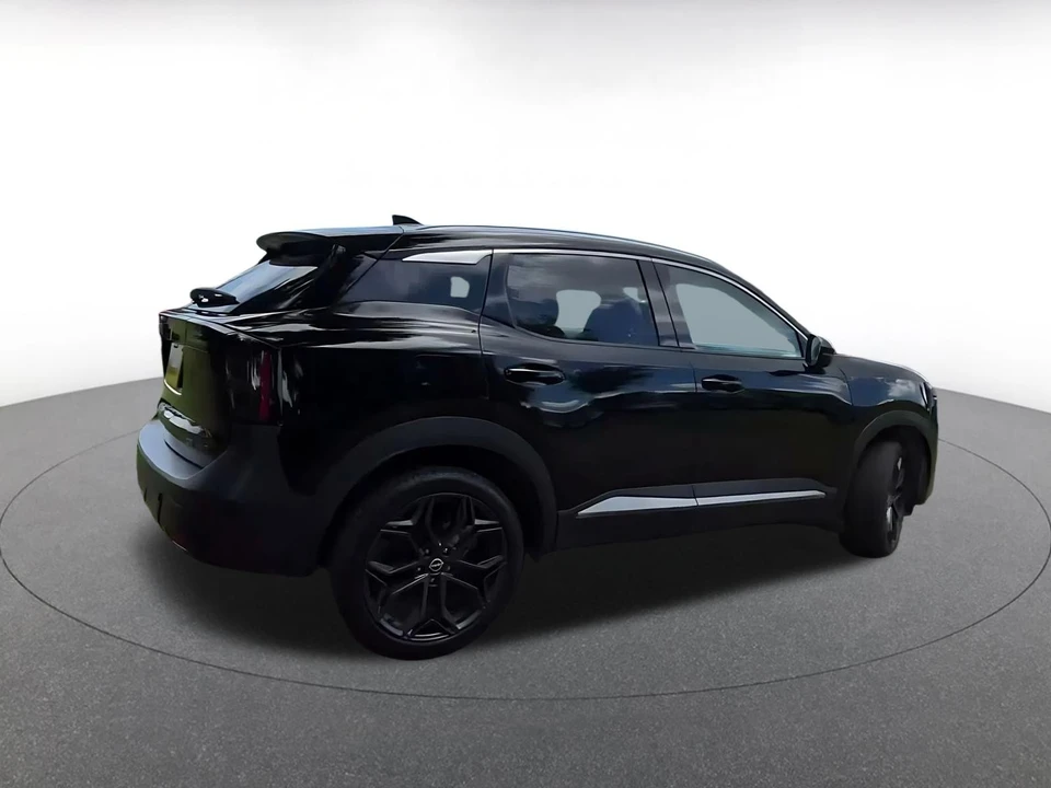 2026 Nissan Kicks - Image 15 of 31