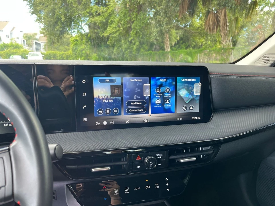 2026 Nissan Kicks - Image 18 of 31