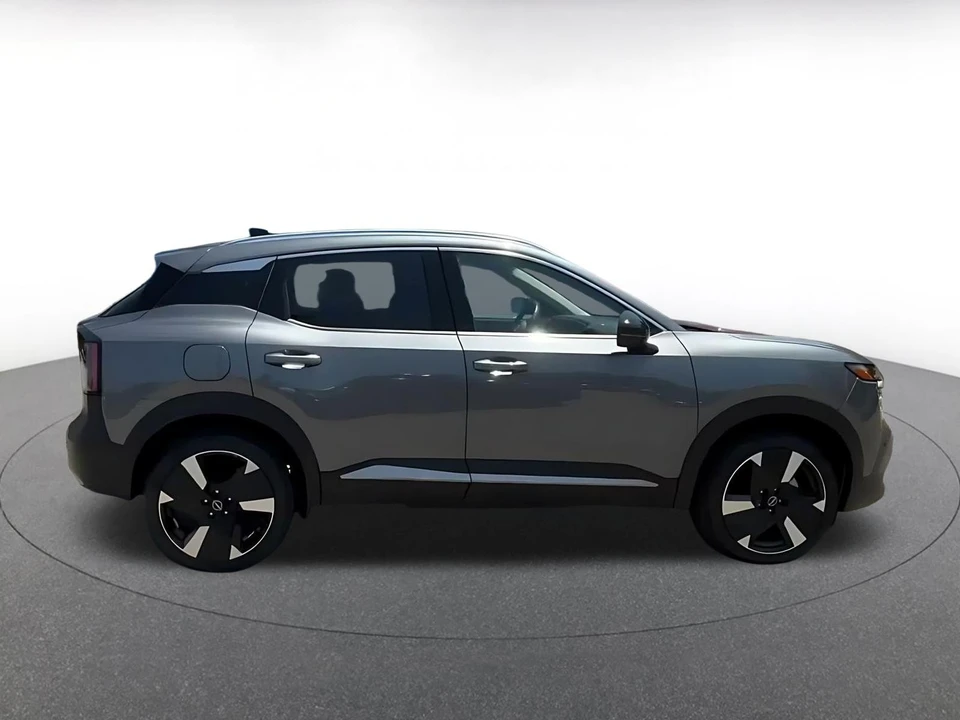 2026 Nissan Kicks - Image 17 of 31