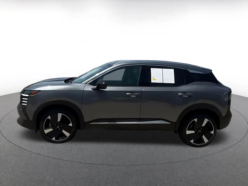 2026 Nissan Kicks - Image 9 of 31