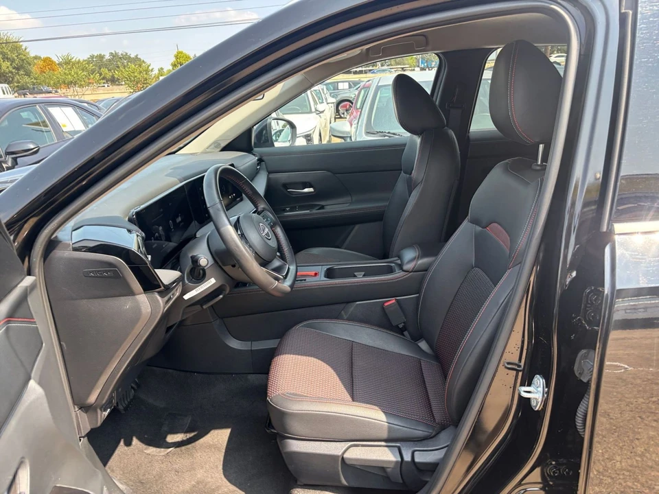 2026 Nissan Kicks - Image 27 of 31