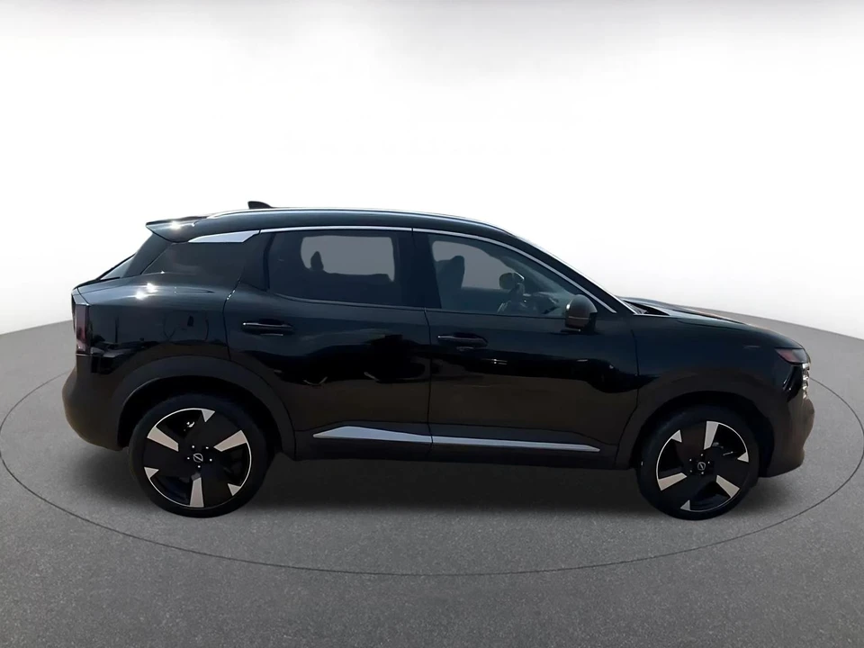 2026 Nissan Kicks - Image 17 of 31