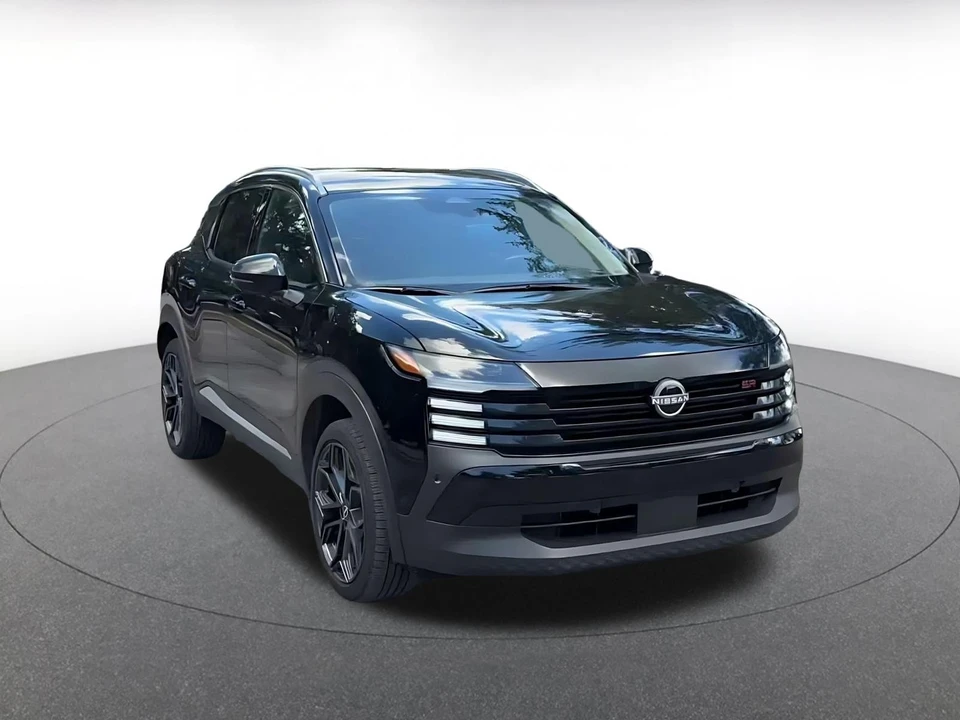 2026 Nissan Kicks - Image 3 of 31