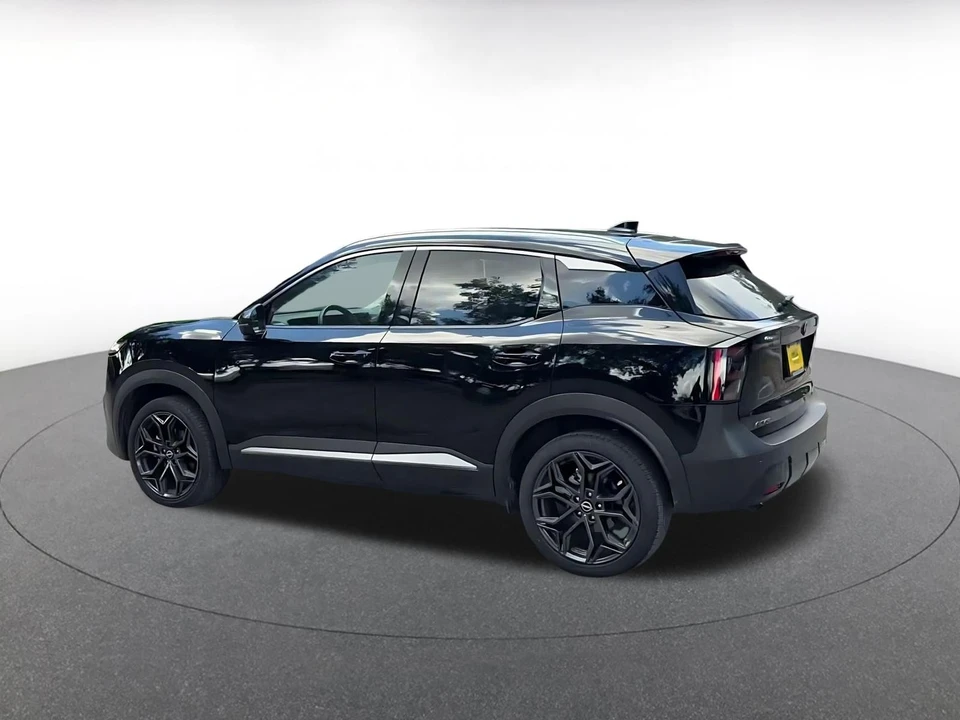 2026 Nissan Kicks - Image 11 of 31