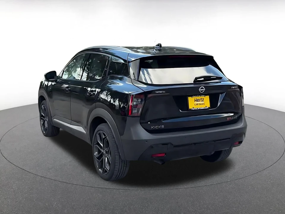 2026 Nissan Kicks - Image 12 of 31