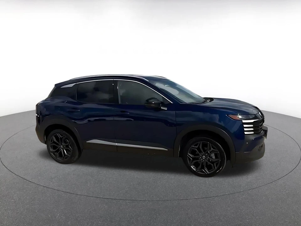 2026 Nissan Kicks - Image 2 of 31