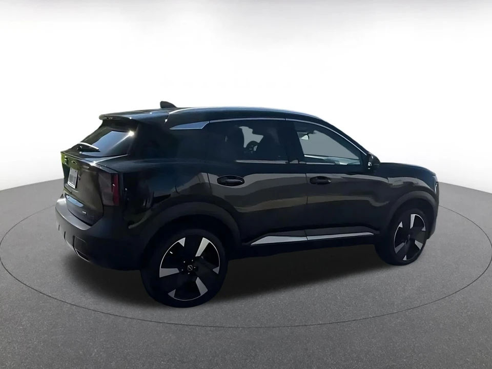 2026 Nissan Kicks - Image 16 of 31