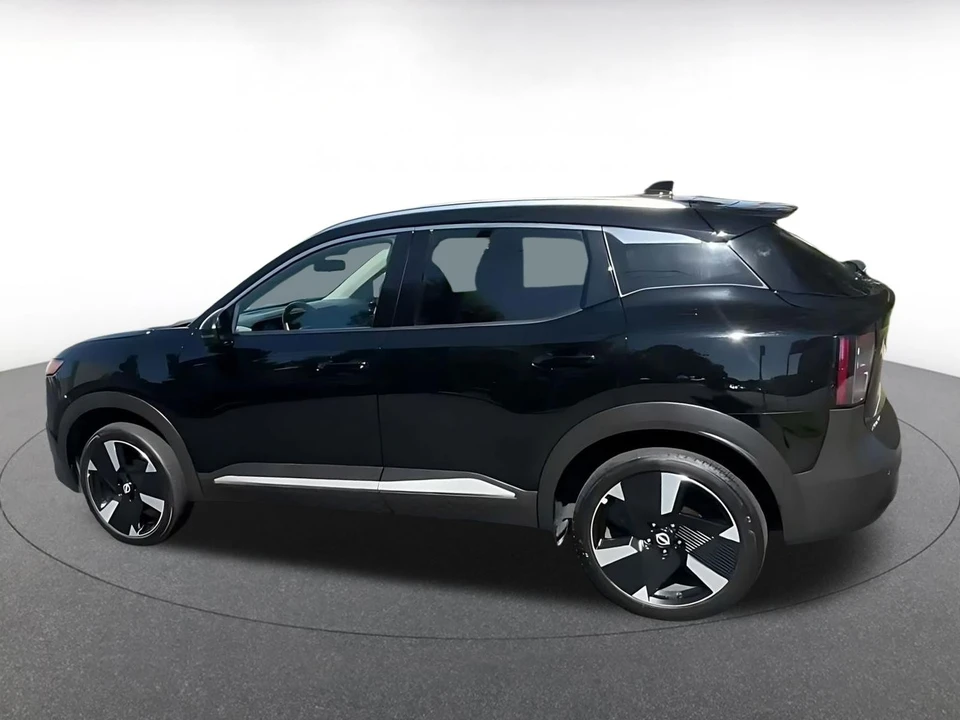 2026 Nissan Kicks - Image 11 of 31