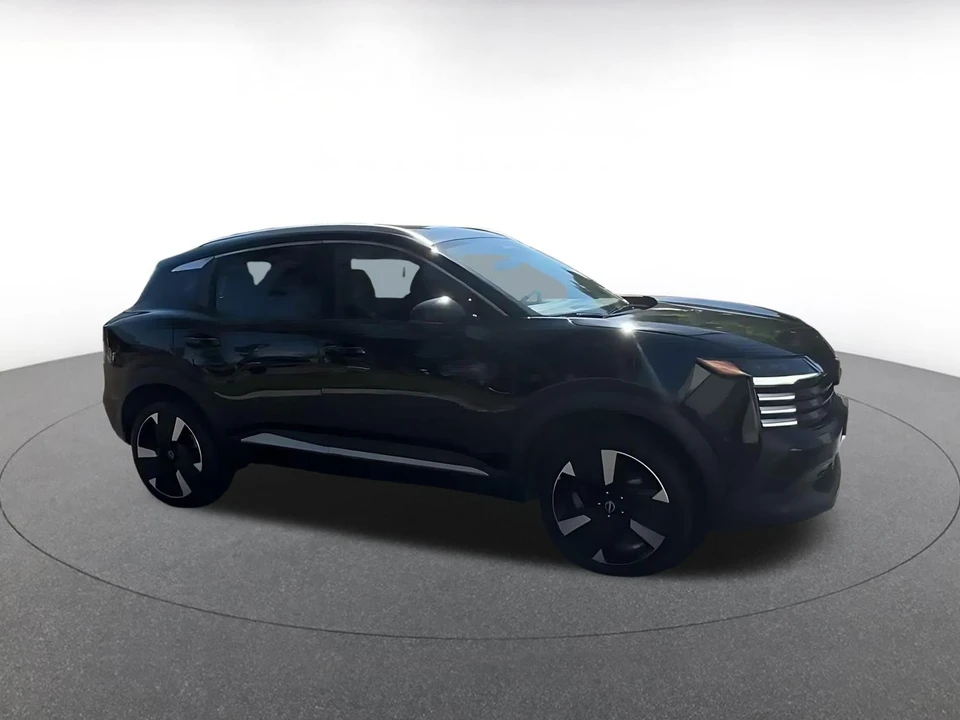 2026 Nissan Kicks - Image 2 of 31