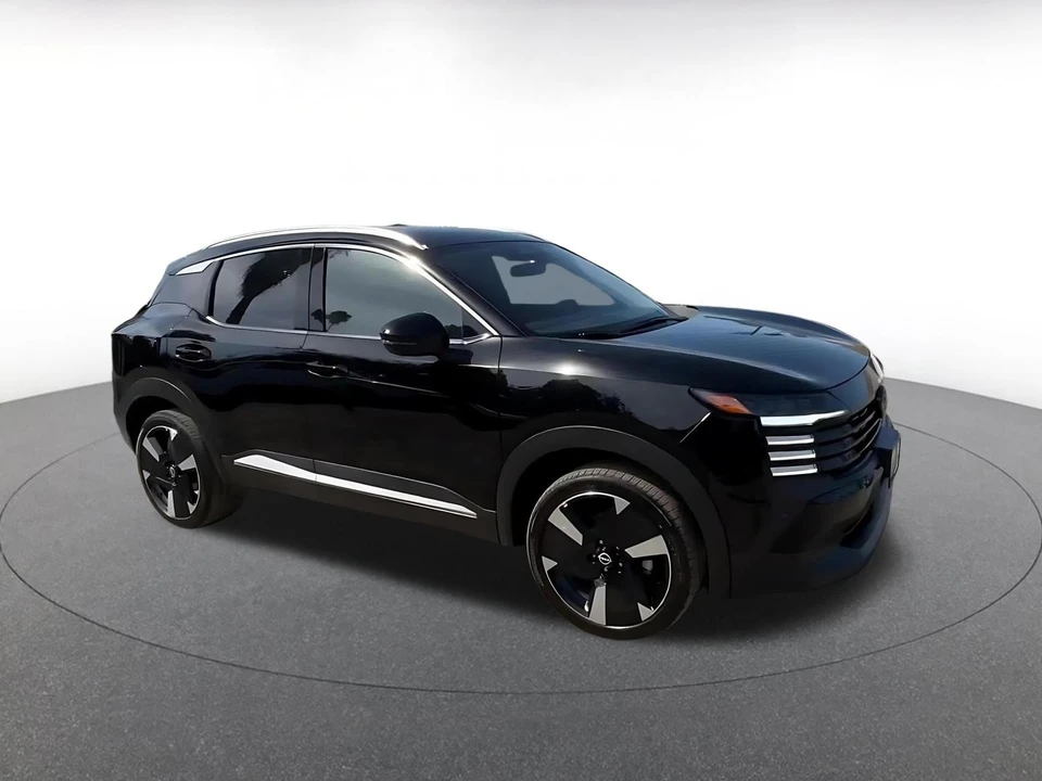 2026 Nissan Kicks - Image 2 of 31