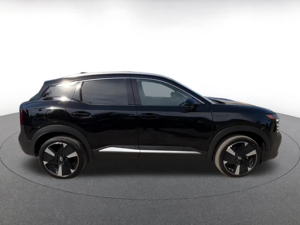 2026 Nissan Kicks - Image 17 of 31