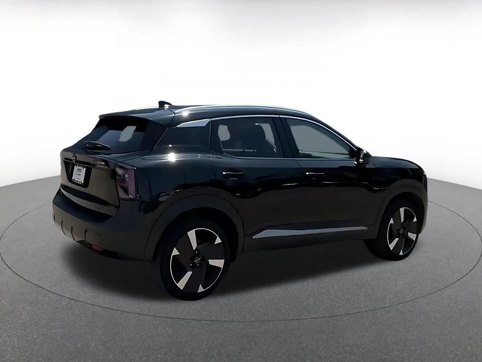 2026 Nissan Kicks - Image 15 of 31