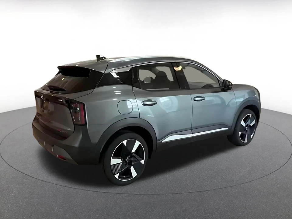 2026 Nissan Kicks - Image 15 of 31