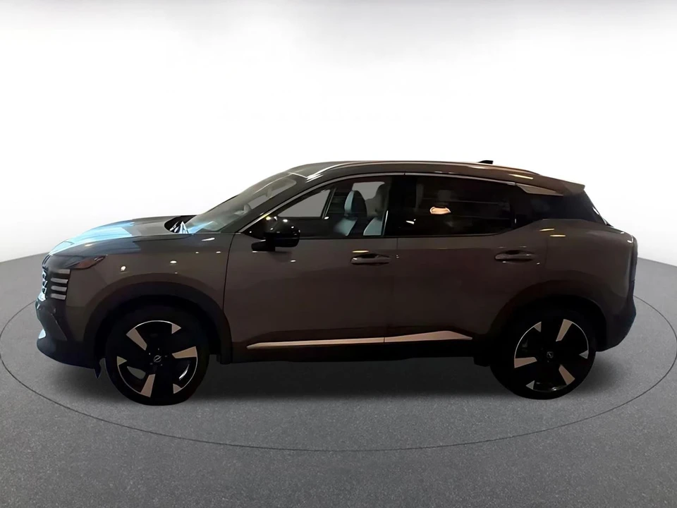 2026 Nissan Kicks - Image 8 of 31
