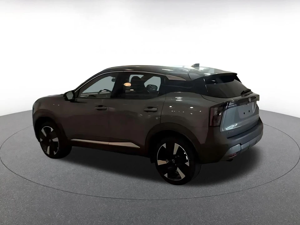 2026 Nissan Kicks - Image 9 of 31