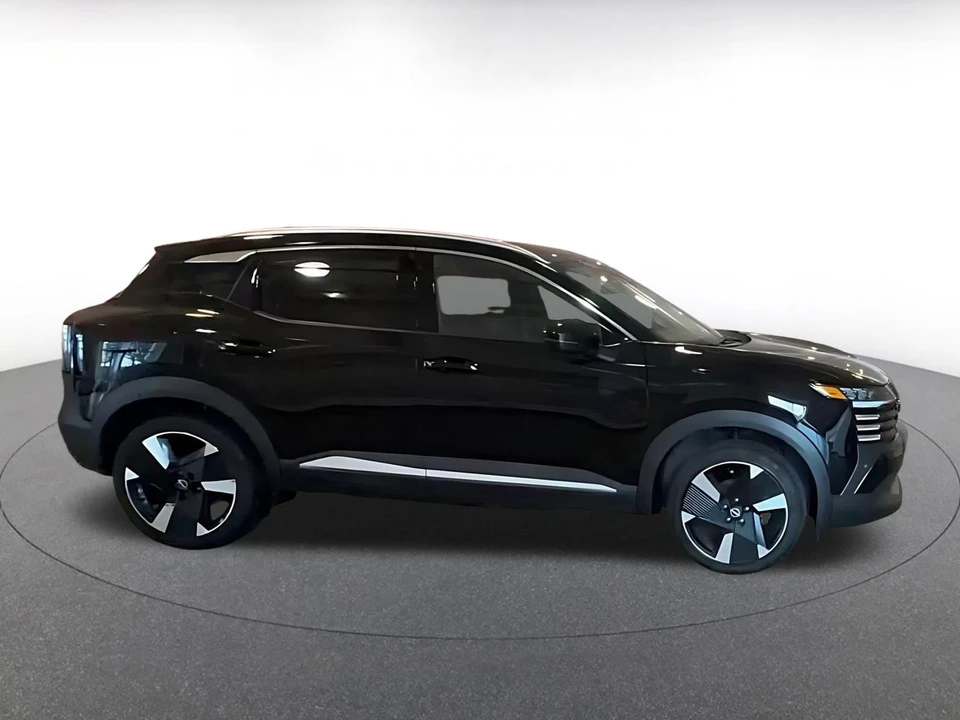 2026 Nissan Kicks - Image 17 of 31