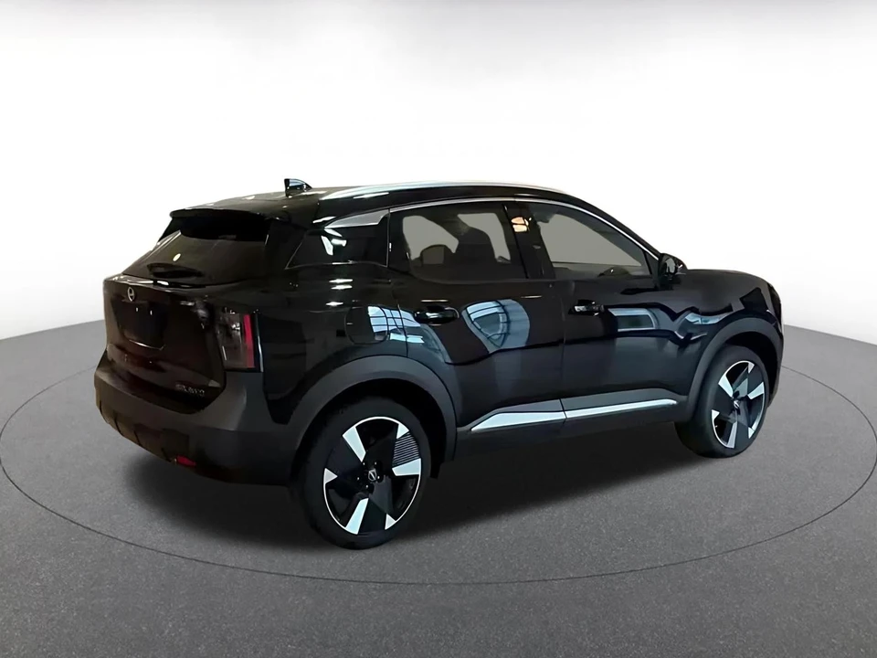 2026 Nissan Kicks - Image 16 of 31