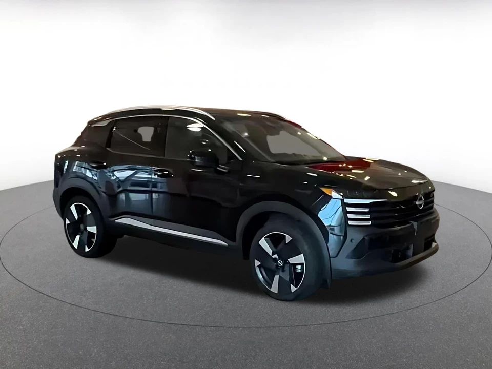 2026 Nissan Kicks - Image 2 of 31