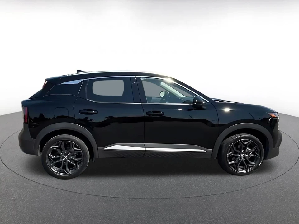 2026 Nissan Kicks - Image 17 of 31