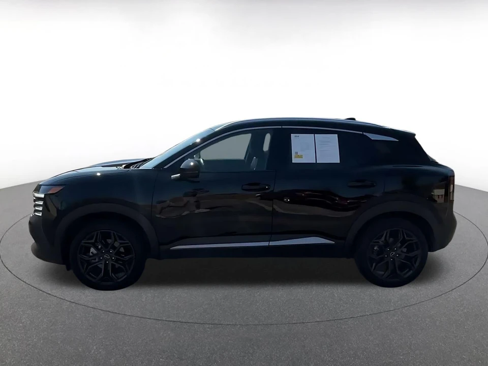 2026 Nissan Kicks - Image 9 of 31