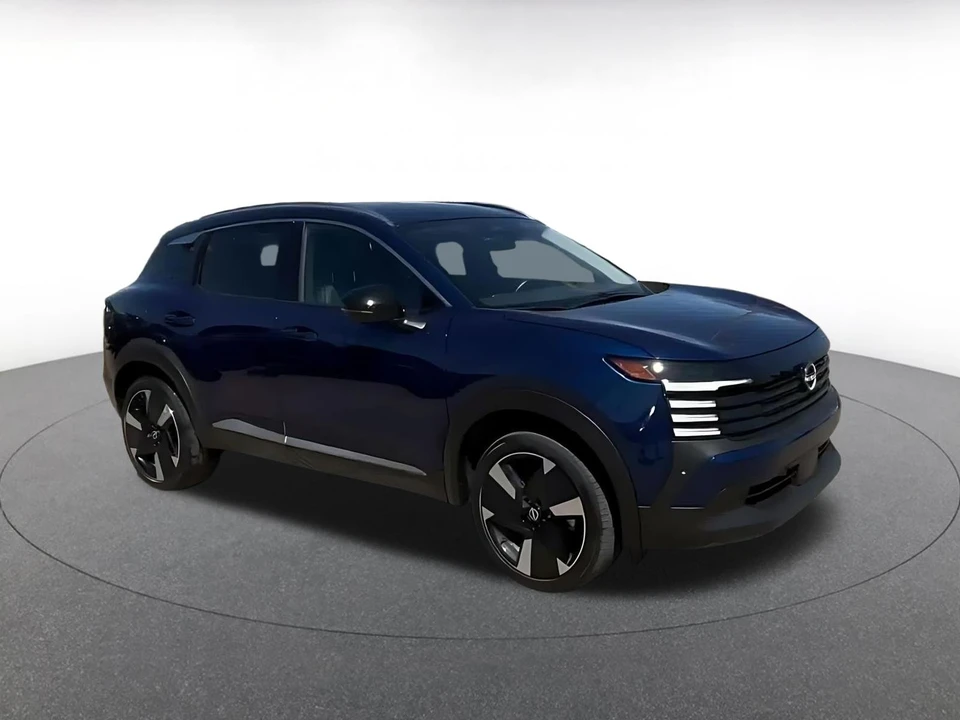 2026 Nissan Kicks - Image 2 of 31
