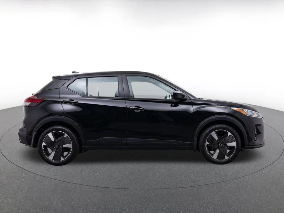 2026 Nissan Kicks - Image 11 of 23