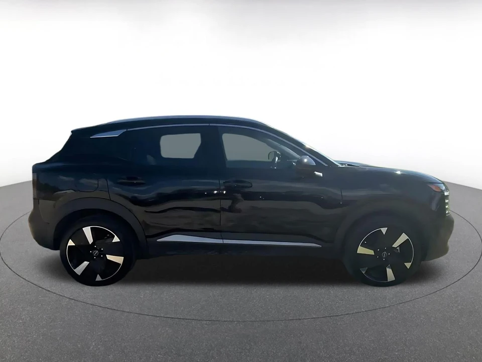 2026 Nissan Kicks - Image 17 of 31