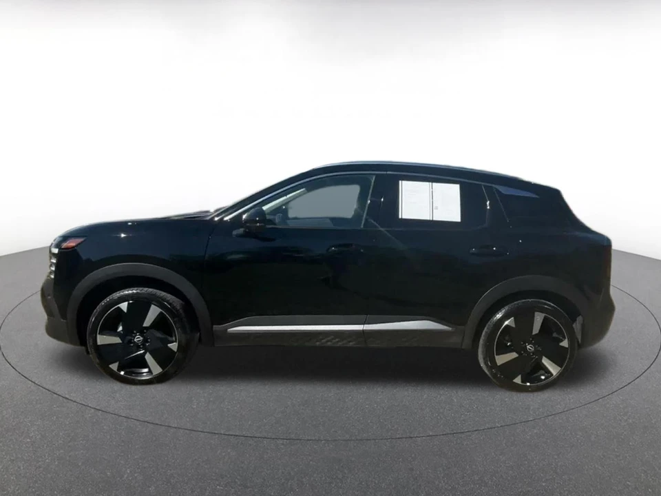 2026 Nissan Kicks - Image 9 of 31