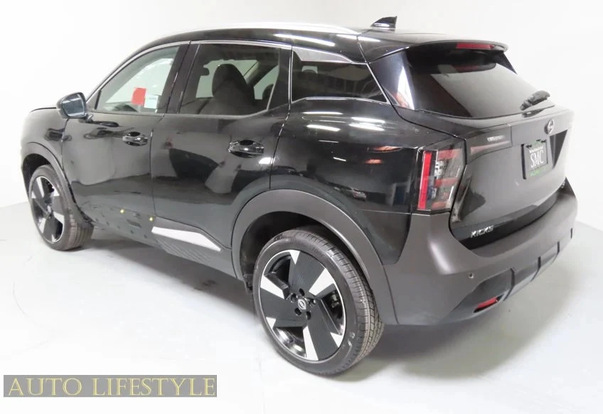 2026 Nissan Kicks - Image 7 of 31