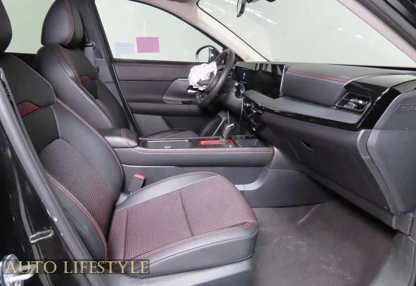 2026 Nissan Kicks - Image 28 of 31