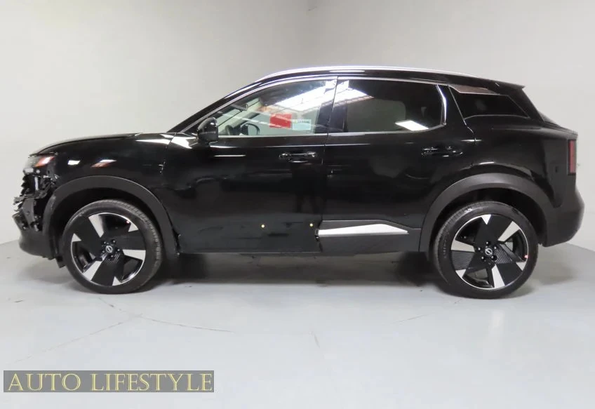 2026 Nissan Kicks - Image 5 of 31
