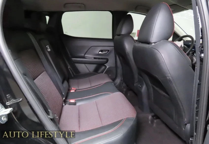 2026 Nissan Kicks - Image 29 of 31