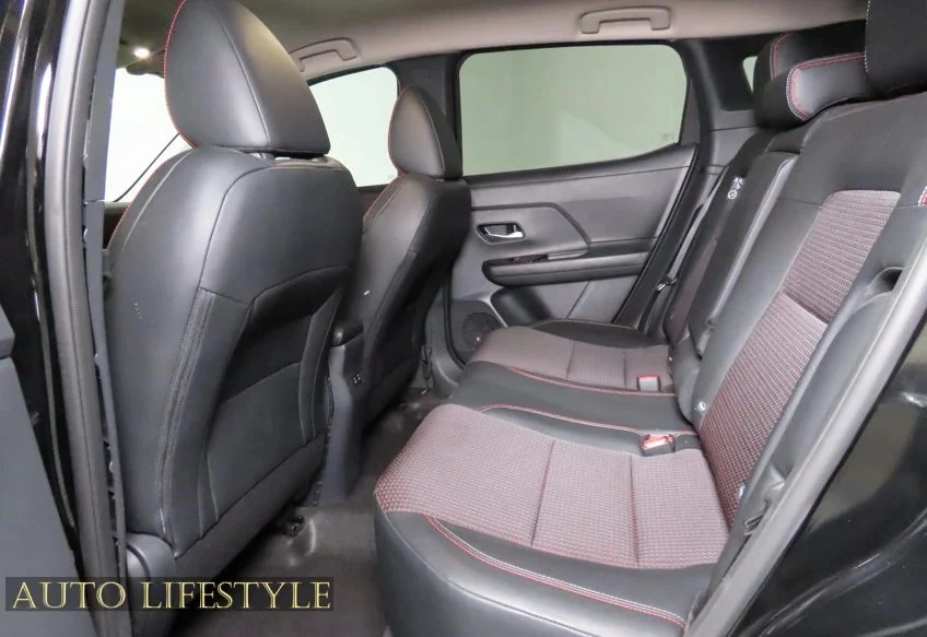 2026 Nissan Kicks - Image 30 of 31