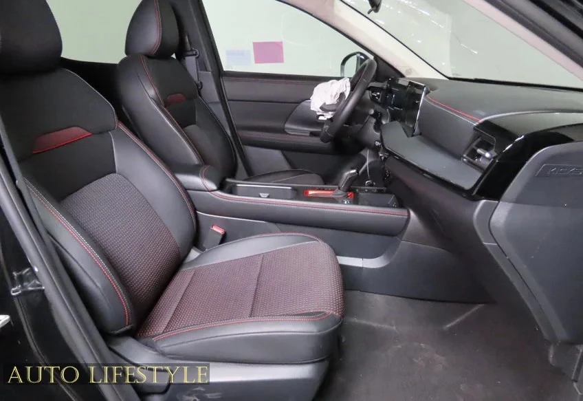 2026 Nissan Kicks - Image 26 of 31