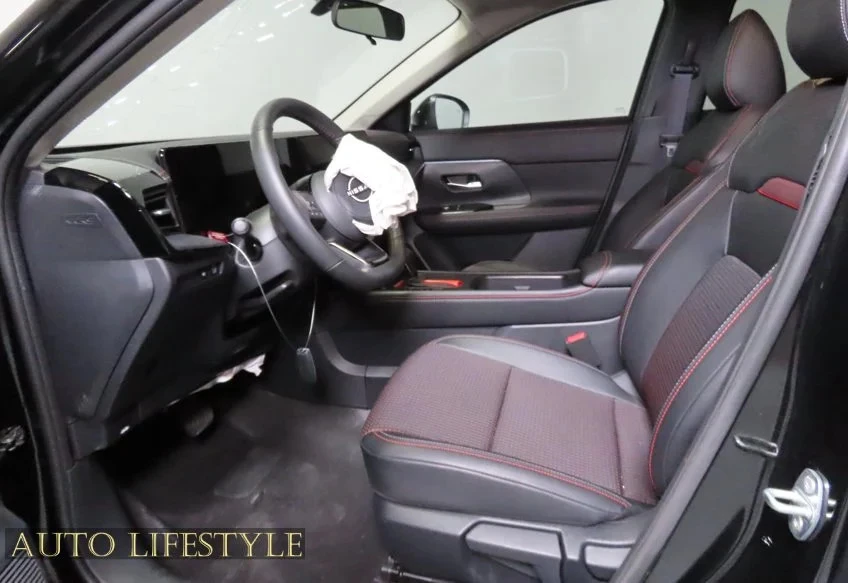 2026 Nissan Kicks - Image 25 of 31