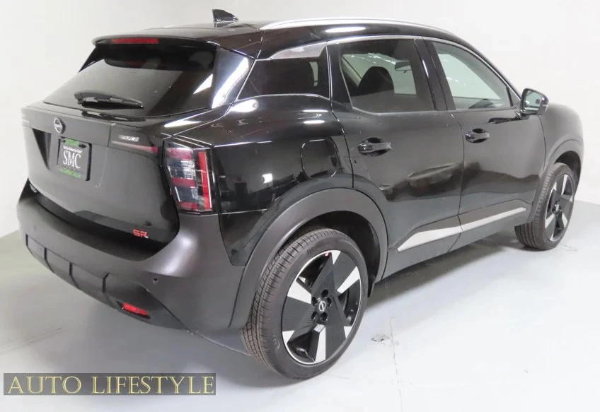 2026 Nissan Kicks - Image 8 of 31