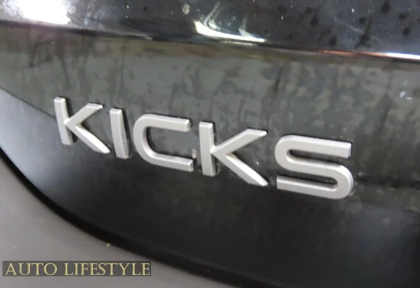 2026 Nissan Kicks - Image 13 of 31
