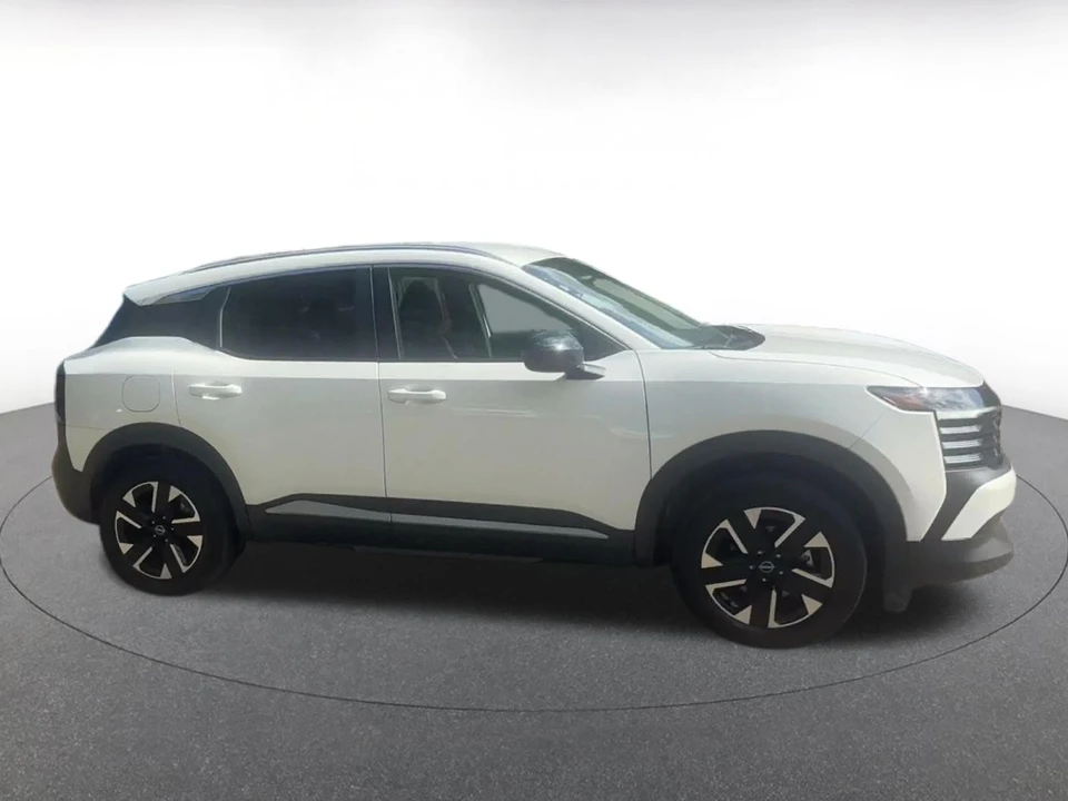 2026 Nissan Kicks - Image 17 of 31
