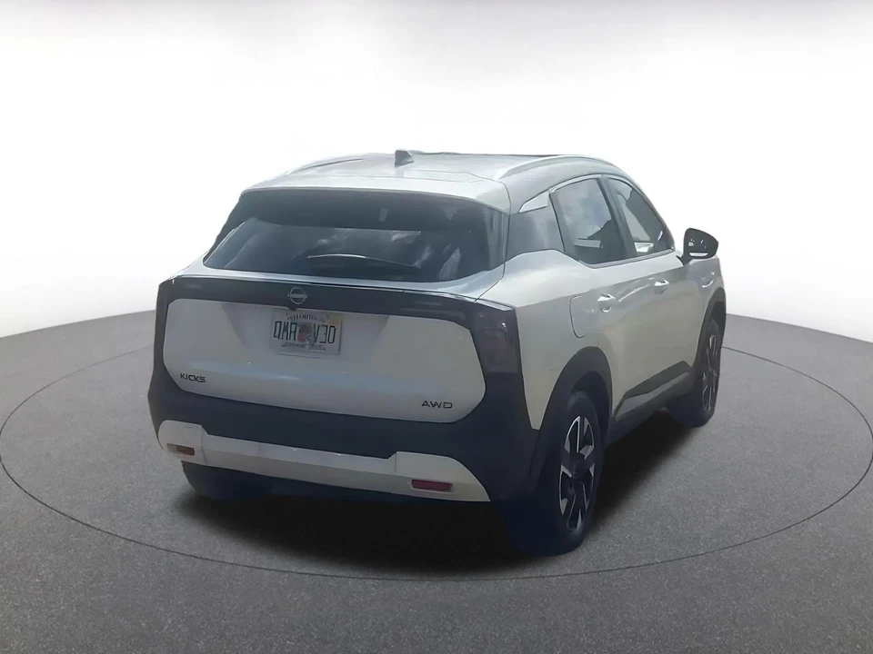 2026 Nissan Kicks - Image 14 of 31