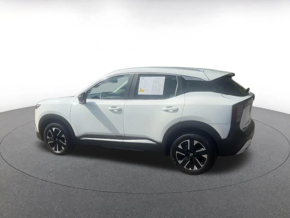 2026 Nissan Kicks - Image 11 of 31