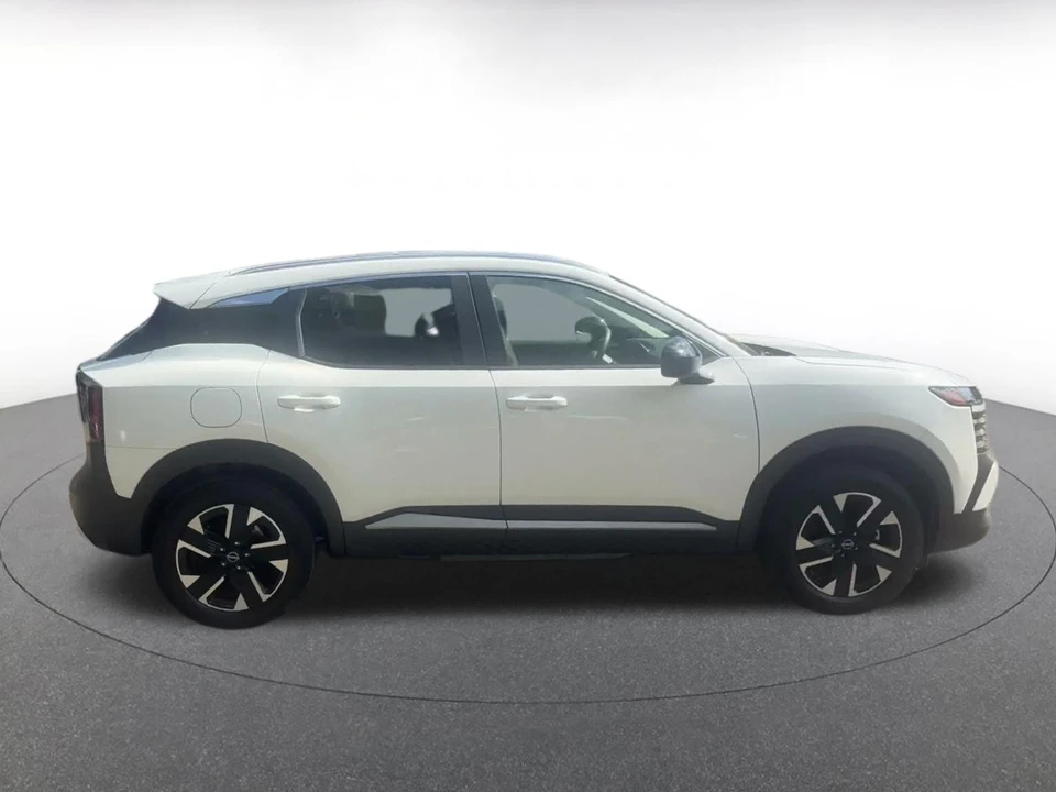 2026 Nissan Kicks - Image 16 of 31