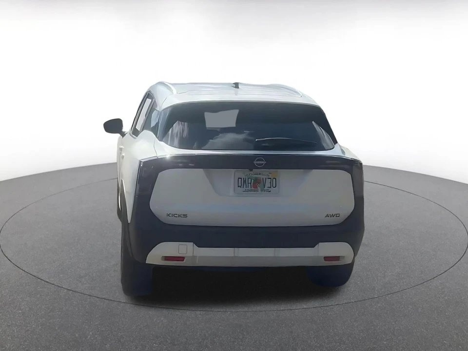 2026 Nissan Kicks - Image 3 of 31