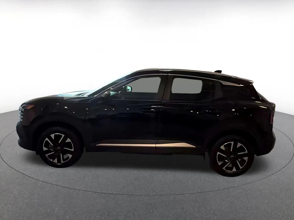 2026 Nissan Kicks - Image 9 of 31