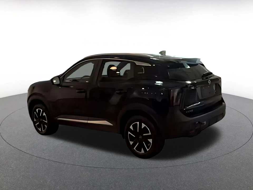 2026 Nissan Kicks - Image 15 of 31