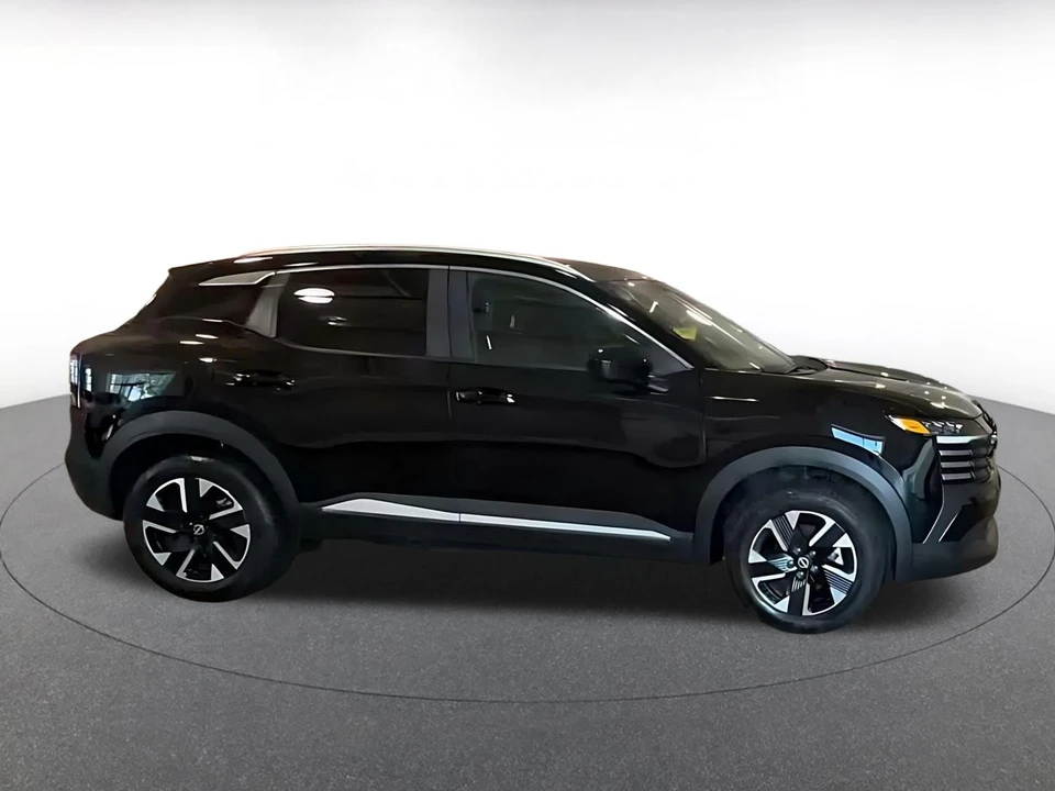 2026 Nissan Kicks - Image 14 of 31