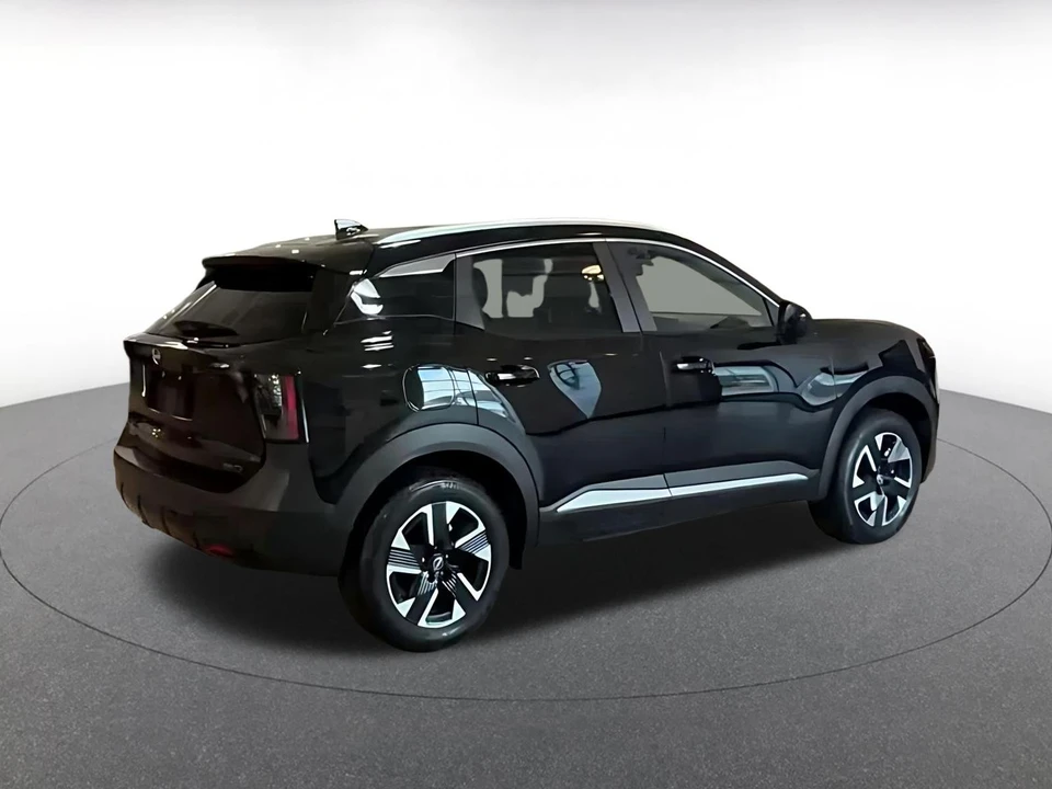 2026 Nissan Kicks - Image 12 of 31
