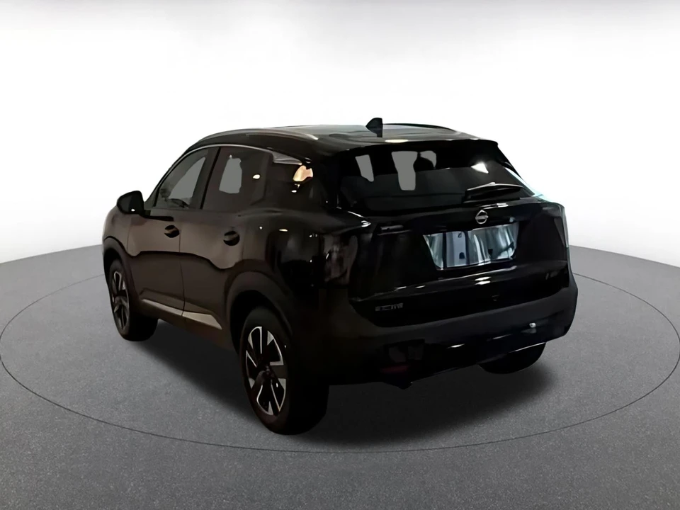 2026 Nissan Kicks - Image 16 of 31