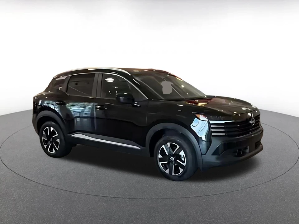 2026 Nissan Kicks - Image 2 of 31