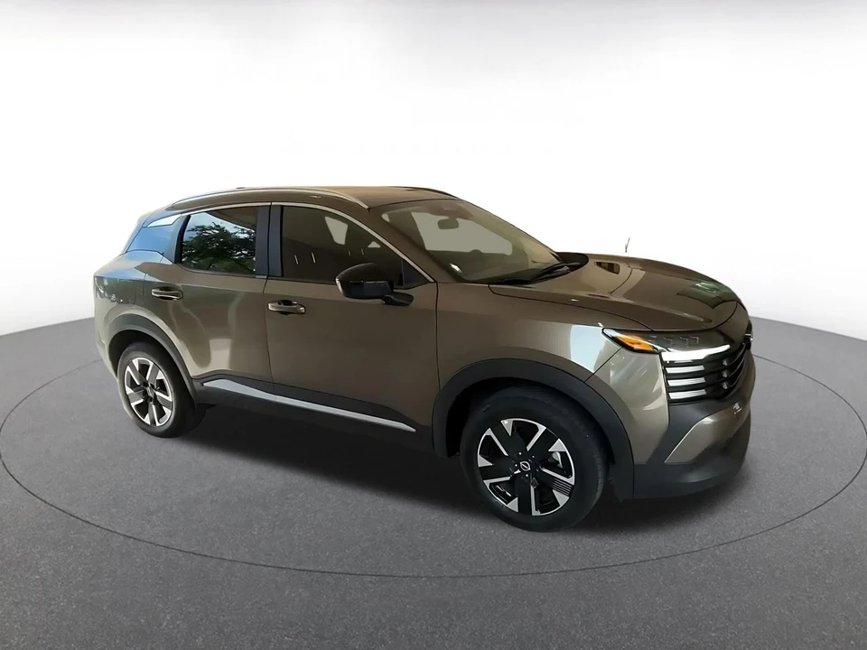 2026 Nissan Kicks - Image 2 of 31
